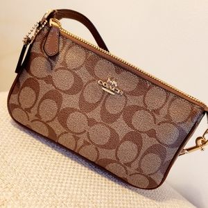Authentic Coach Nolita 19 in signature canvas